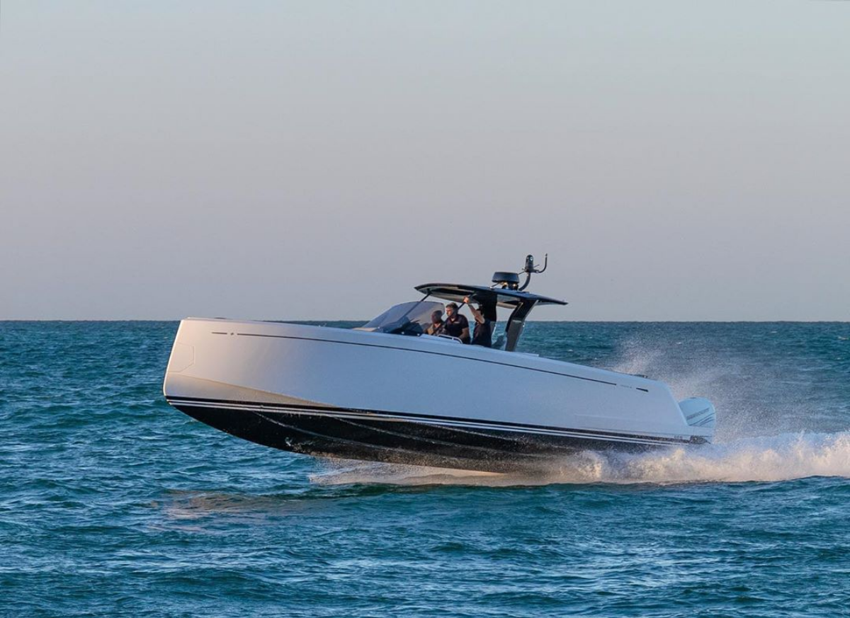 PARDO 38 Outboard - Chesapeake Yacht Center