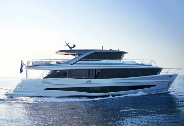 Princess Yachts X90 Exterior
