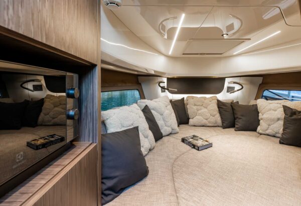 Cranchi A32 Luxury Tender