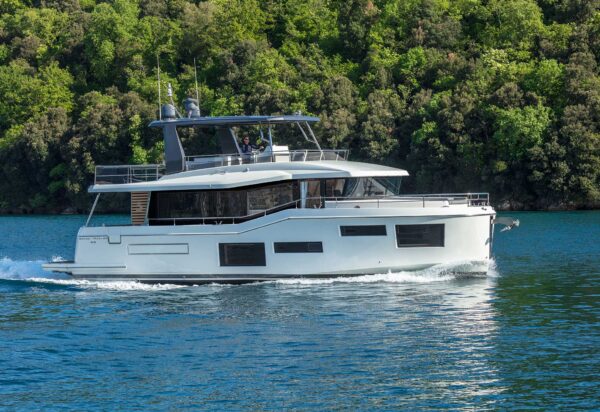 Beneteau Gran Trawler 63