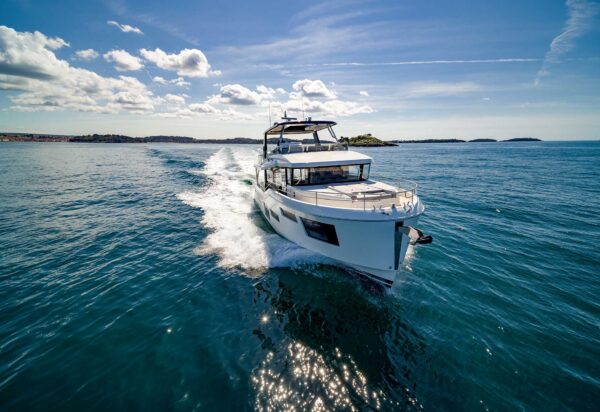 Beneteau Gran Trawler 63