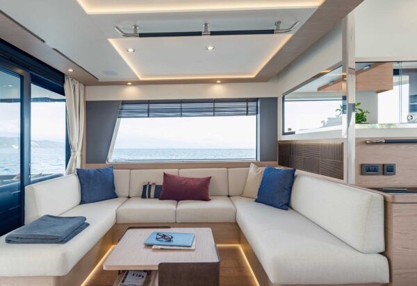Beneteau Grand Trawler 63