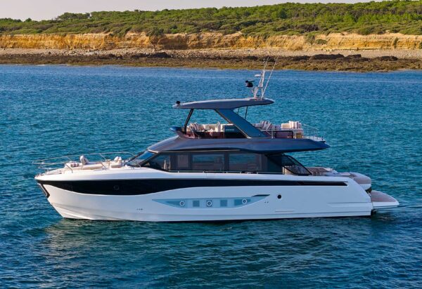 Prestige Yachts F.67