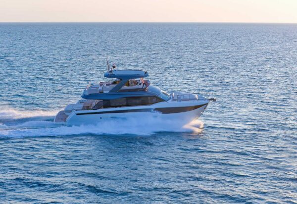 Prestige Yachts F.67