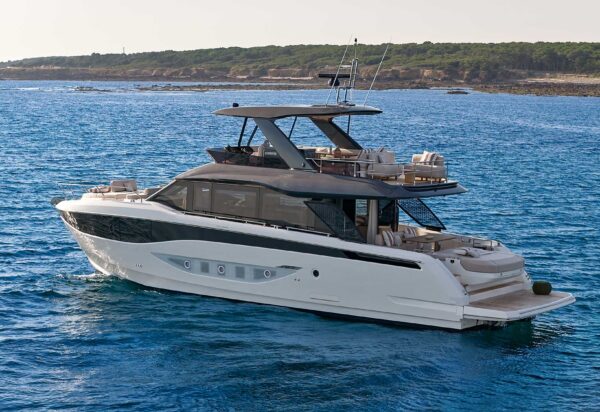 Prestige Yachts F.67