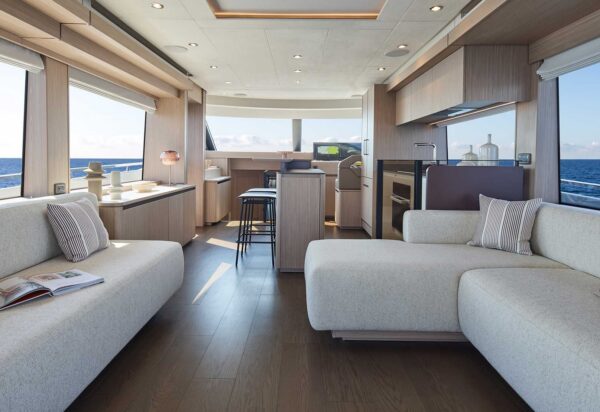 Prestige Yachts F.67