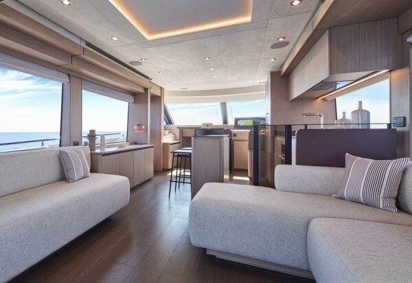 Prestige Yachts F.67