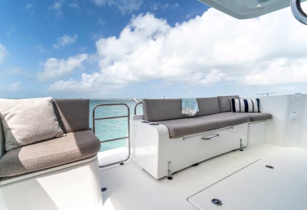 Beneteau Swift Trawler 37 Flybridge