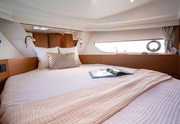 Beneteau Swift Trawler 37 Flybridge