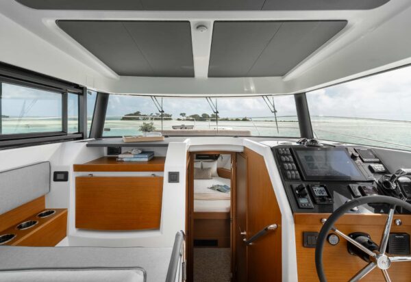 Beneteau Swift Trawler 37 Flybridge