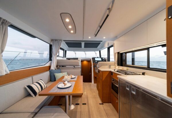 Beneteau Swift Trawler 37 Flybridge