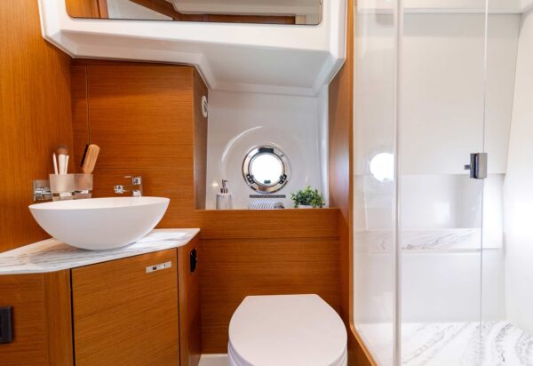 Beneteau Swift Trawler 37 Flybridge