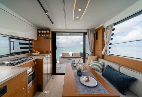 Beneteau Swift Trawler 37 Flybridge