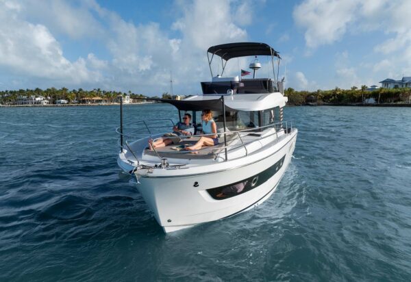 Beneteau Swift Trawler 37 Flybridge
