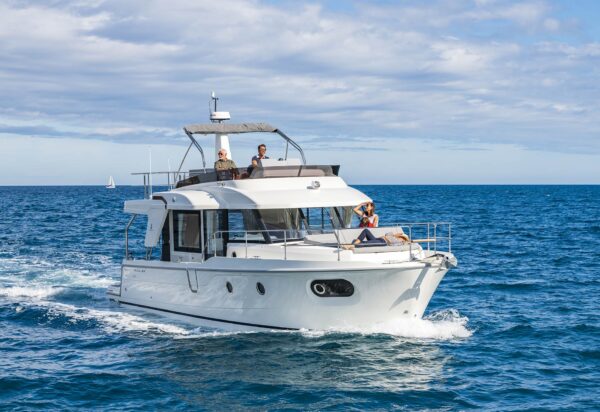 Beneteau Swift Trawler 41 Flybridge