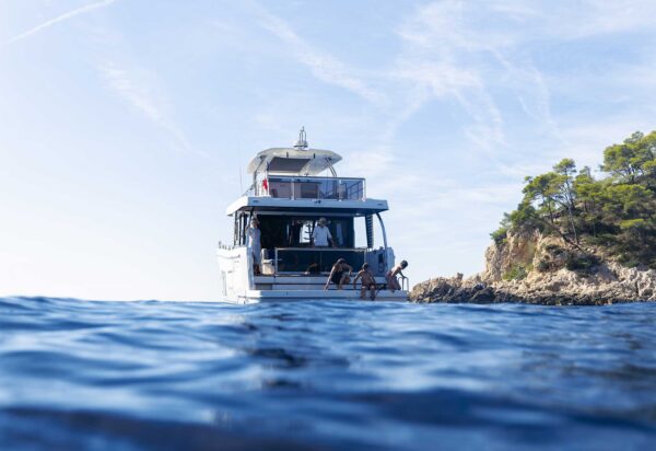 Beneteau Swift Trawler 54