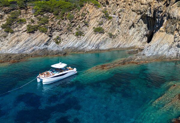 Jeanneau Powerboats TH33