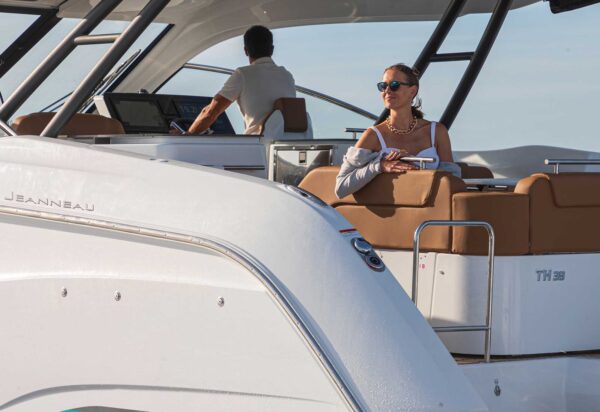Jeanneau Powerboats TH38